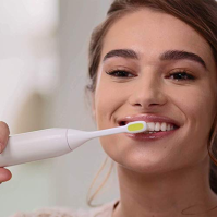 Silk'n ToothWave - Elektrický zubní kartáček - profesionální čištění zubů - technologie DentalRF™ - bílý - 1 kus